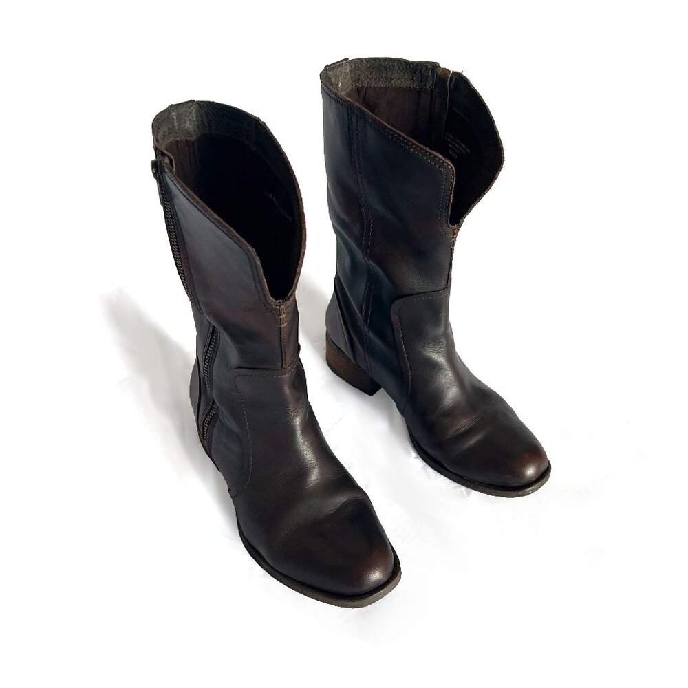 Born square toe western style boots in brown, size 8